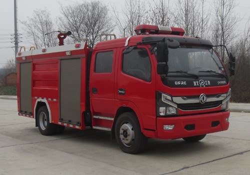 國(guó)六東風(fēng)大多利卡5噸水罐消防車